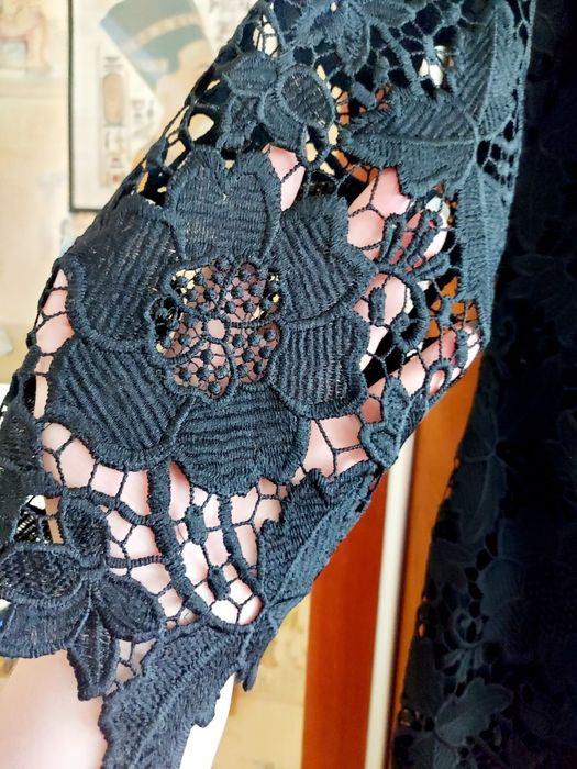 Маленькое чёрное,брендовое  платье. Красивая моделька.Качество ! 50-52