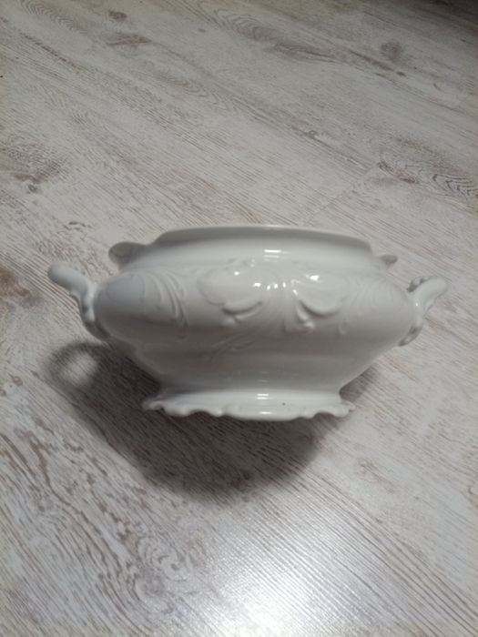 Porcelanowa waza Wawel, bez pokrywy.