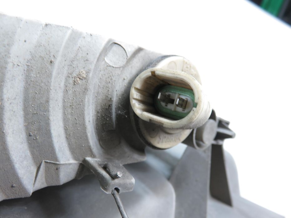 Lampa Prawa Przednia Renault Trafic II