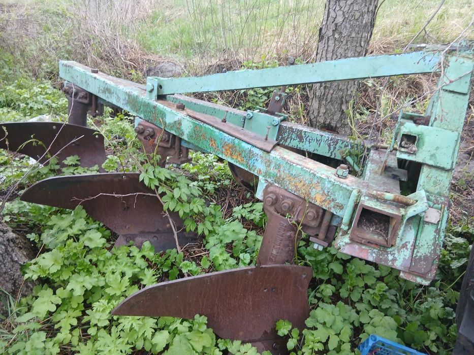 Продам плуг 5.35