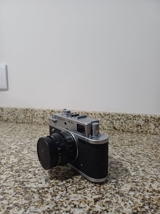 Máquina fotográfica Zorki 4