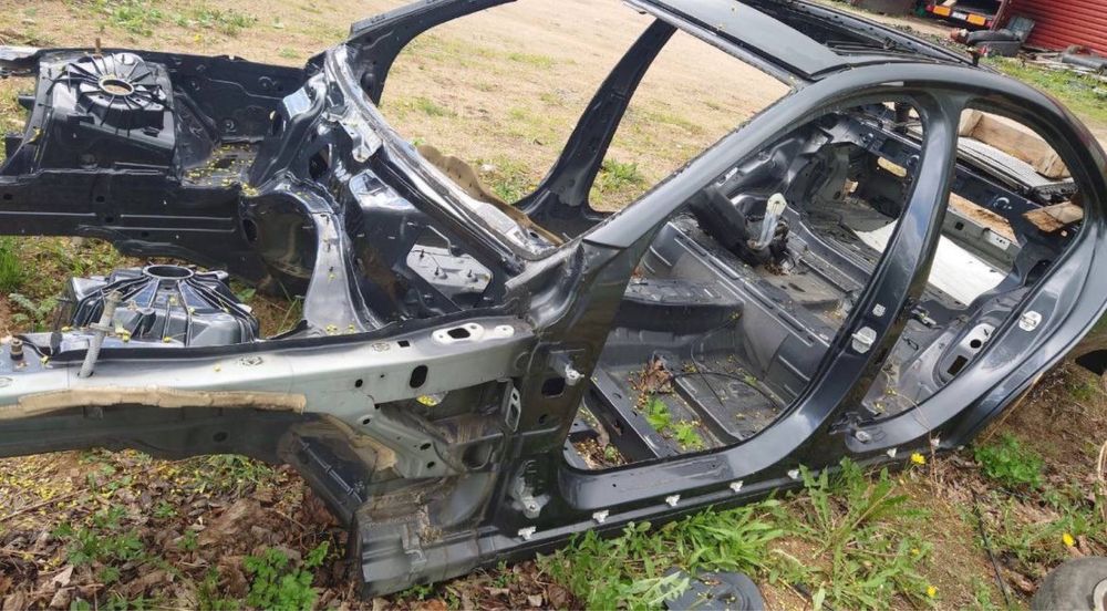Mercedes W213/205Кузов, четверть , порог , стойка , крыло