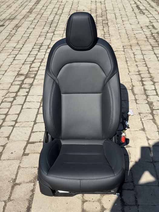Tesla Model Y Juniper • салон