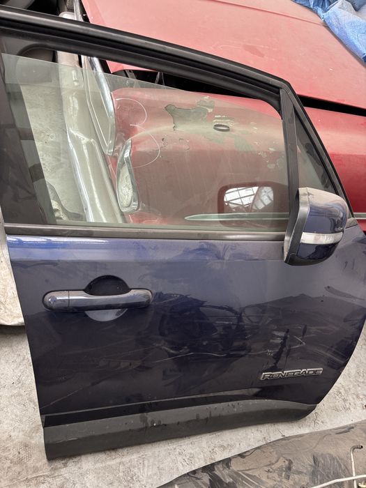 jeep renegade  silnik 1.6b  drzwi zderzak lampa felga alufelga klapa