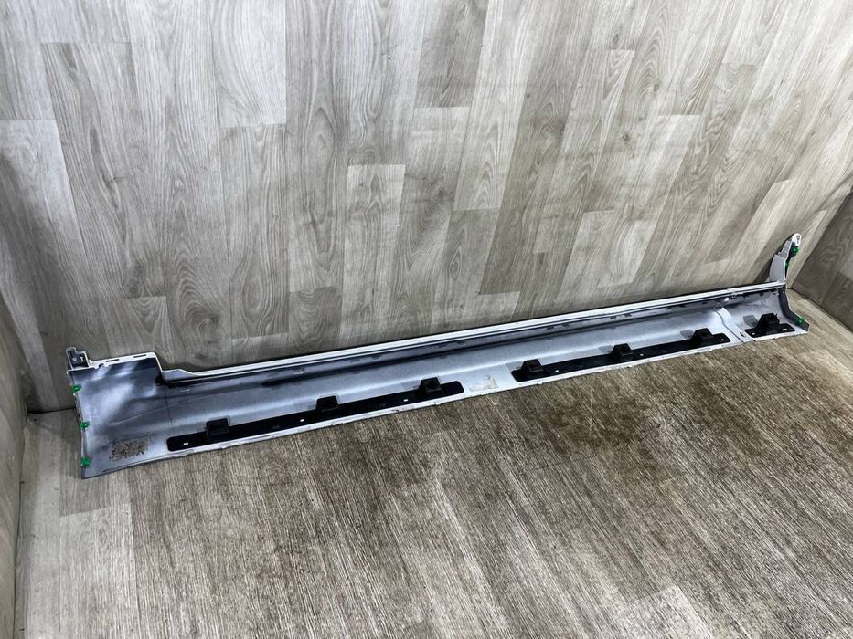 Порог правый Volvo XC90 2 ( 2015 - 2023 г. ) Накладка порогу 31672371