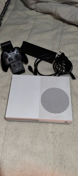 Xbox One S 1tb pouco uso