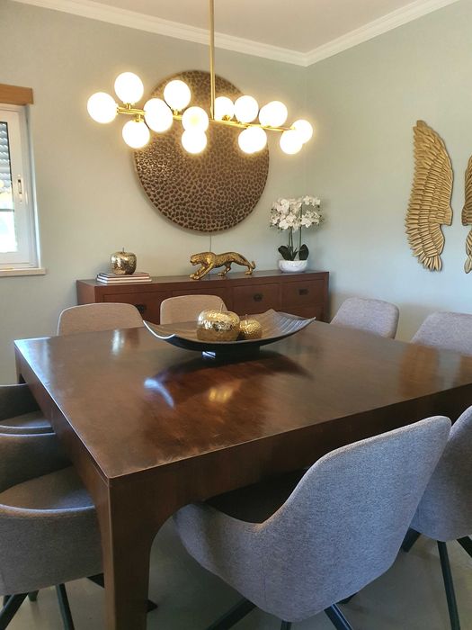 Mesa de jantar em pau ferro para 8 lugares