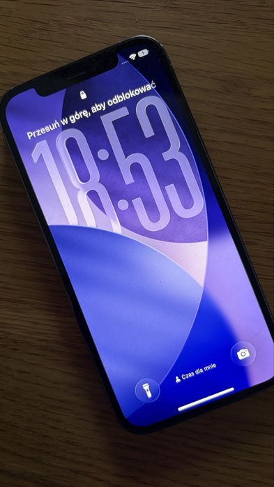 Iphone 12 pro 82% baterii