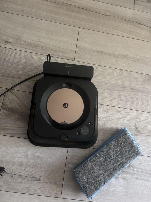 Robot mopujący iRobot Braava jet m6 black