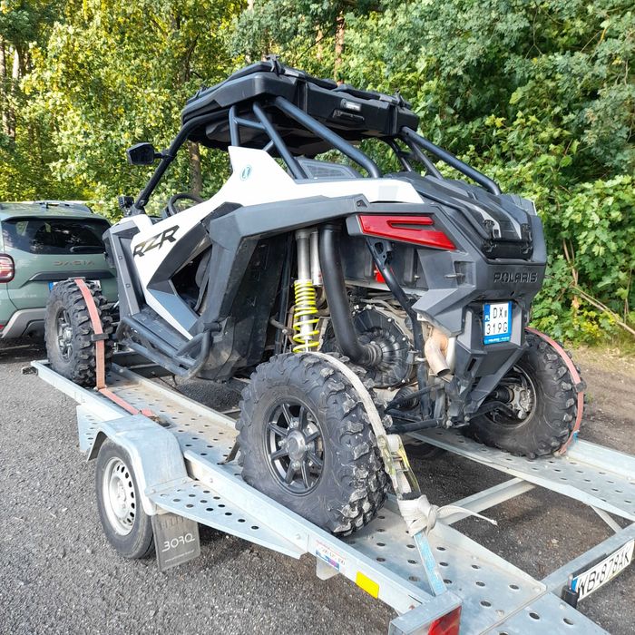 Dach polaris rzr pro xp z kuframi, bakistami