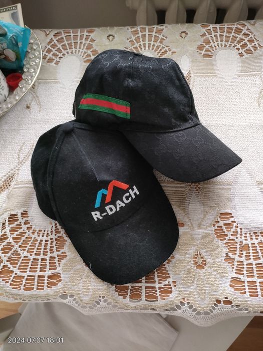 Czapki męskie lub młodzieżowe