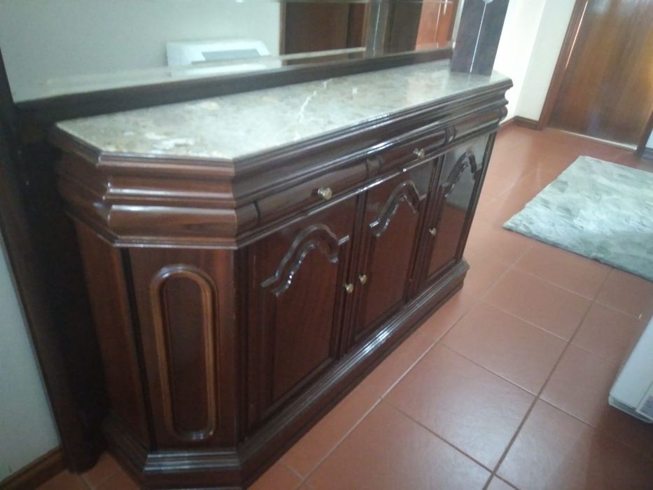 Aparador com sapateira