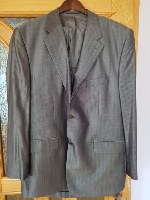 Продам костюм классический