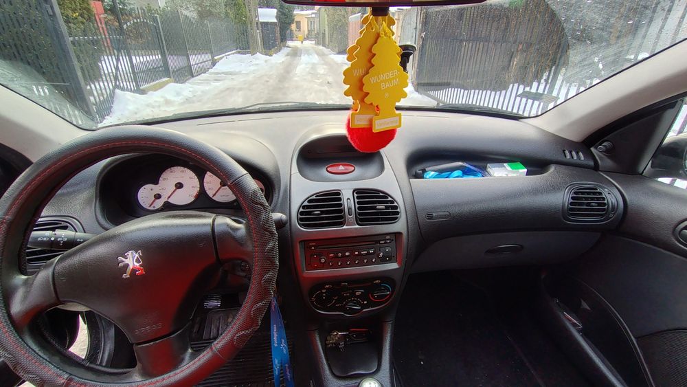 Sprzedam peugeot 206 1.4 benzyna