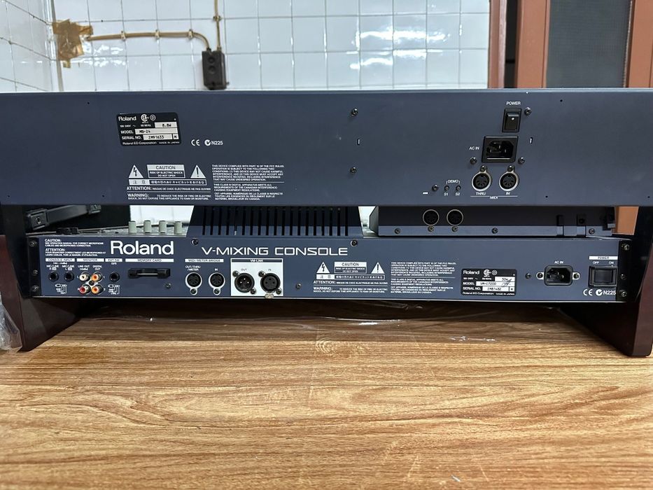 Mesa Digital Roland VM-C7200 + MS-24 | Flight Case Incluído