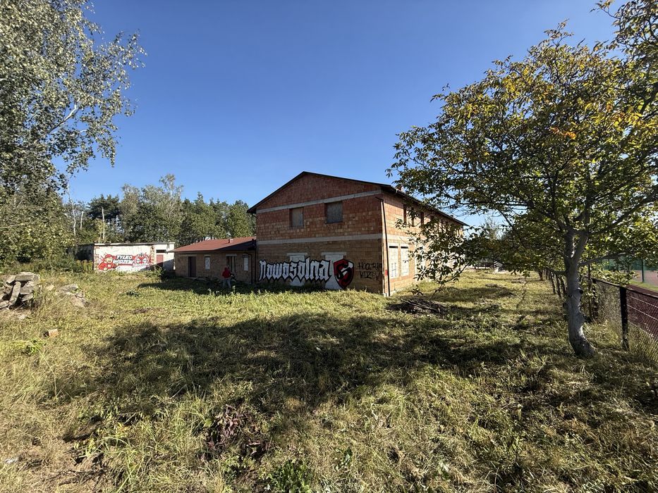 Najem  długoterminowy – działka usługowo-budowlana 2834 m² z budynkami – Nowosolna, ul. Grabińska 3a