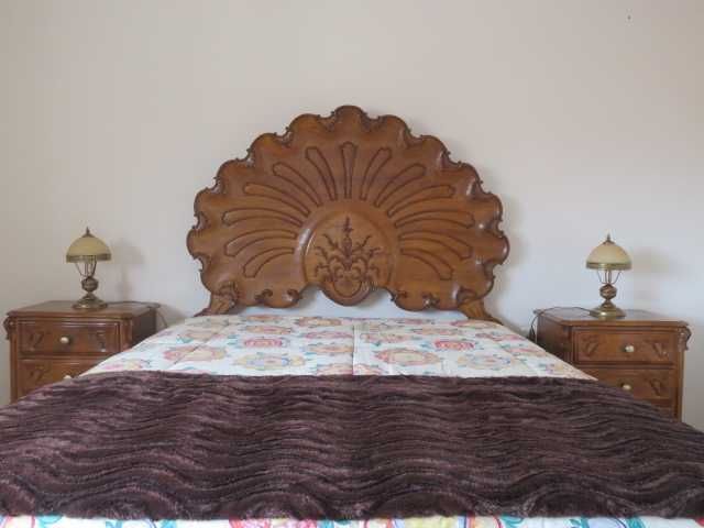 Cama e Mesinhas Vintage