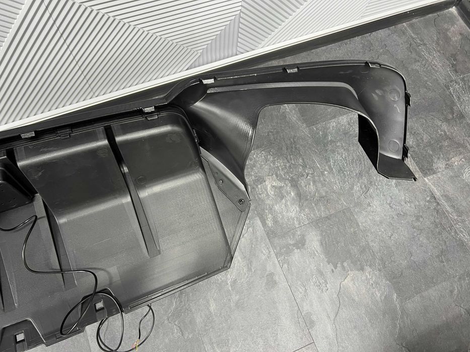 Диффузор бмв ф10 м5 с лед стопом Дифузор bmw f10 m5 m paket led юбка Накладка на бампер