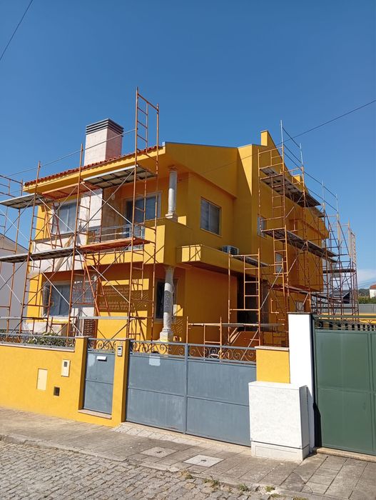 Pintura fachadas, capoto, telhados, impermeabilizações em geral