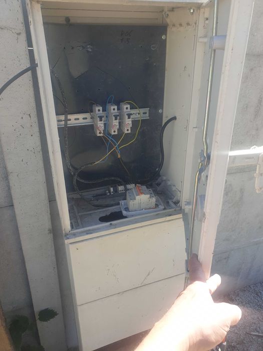 Skrzynka elektryczna budowlana uzywana
