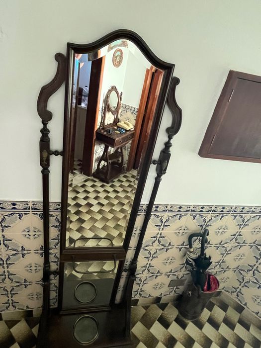 Bengaleiro vintage com espelho