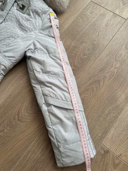 Біло-сіра куртка