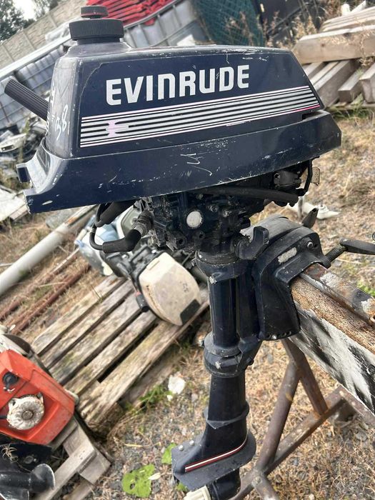 Evinrude 3KM spodzina, rumpel