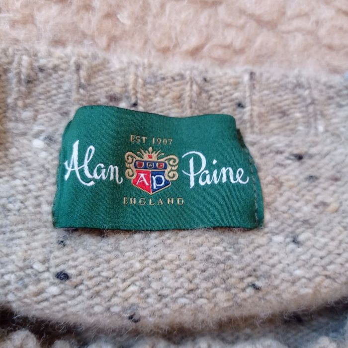 Светр  англійського бренду Alan Paine