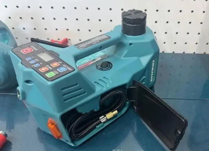 Автомобильный набор Чехия 3в1 Домкрат Фонарь Гайковерт Кабель Насадки