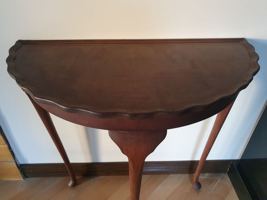 Drewniana angielska konsola bez zdobień