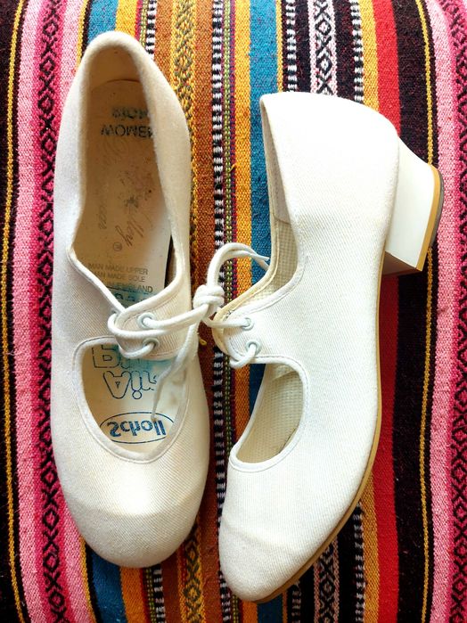 36 (UK4) buty do stepowania białe sznurowane Air Pillo angielskie