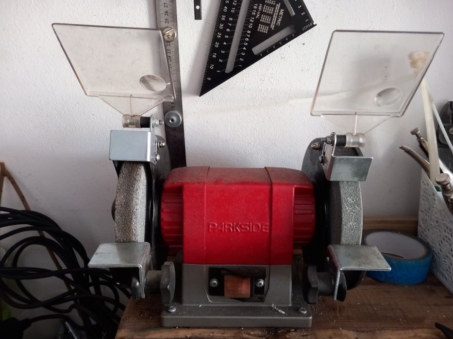 Esmeril marca parkside.