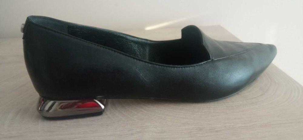 Laura Messi mokasyny półbuty skórzane czarne rozm. 37