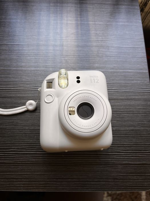 Фотоапарат Instax mini 12