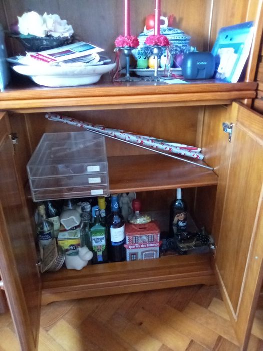 Vendo Armário de madeira