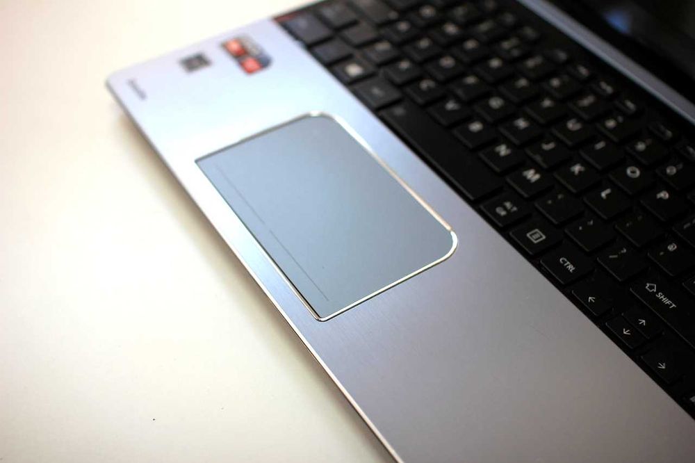 Laptop Toshiba SSD AMD Quad A8 2,5GHz RAM 8GB Ati HD 15'6" Gwarancja