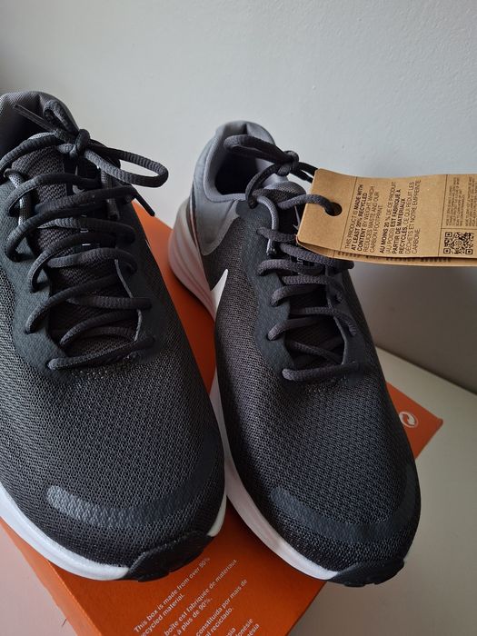 Nike Revolution 7