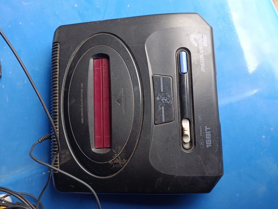 Sega 16 bit рабочая с джостиками
