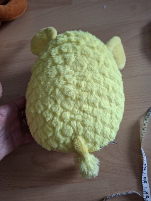 Żółta maskotka Furby