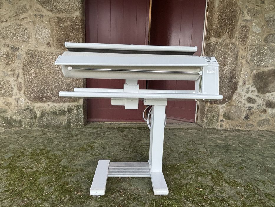 Calandra Miele Profissional HM 16-80D