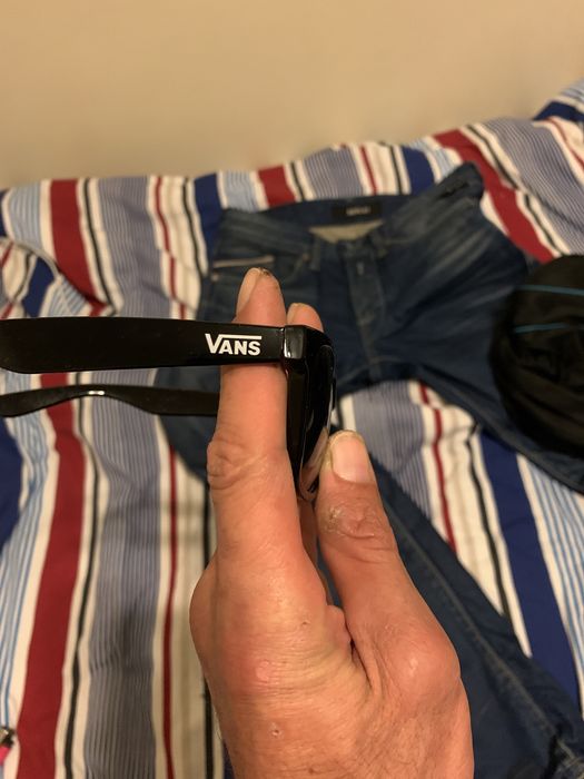 Roupa semi nova usada uma vez