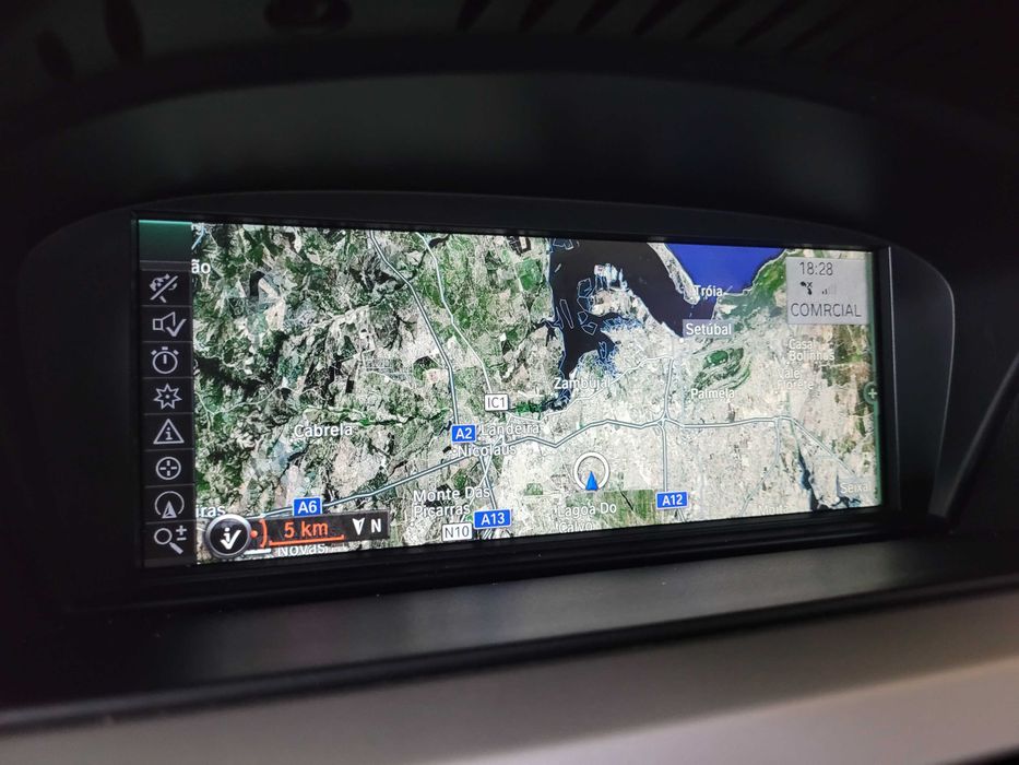 BMW 318d Touring Navigator — 2010 | 170 cv
