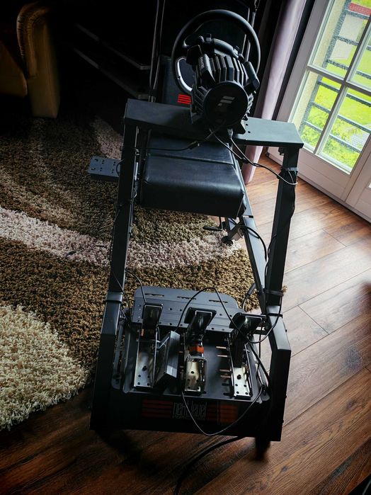 Sim rig racing Next Level Racing F-GT, Fanatec DD pro, CSL, buttkicker ...