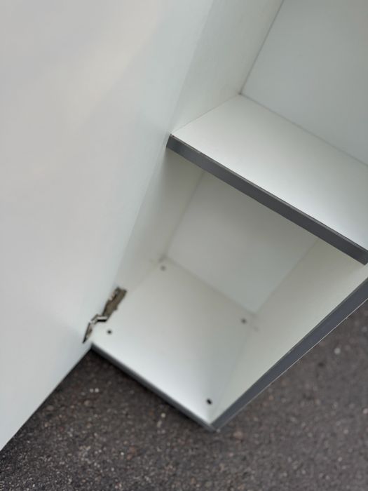 С ящичками и ручкой