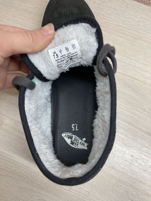 Теплые кожаные кеды Vans.
