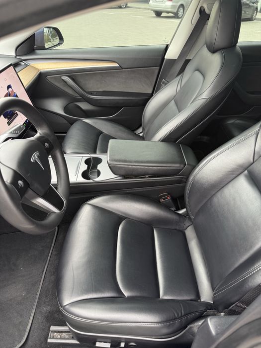 Tesla model 3 2023 залізо фосфат