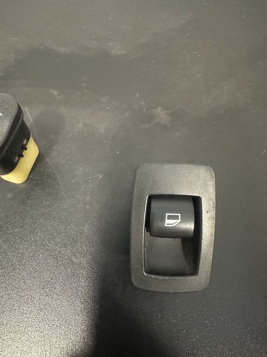 Botao dos vidros porta direita bmw 320 e91 touring