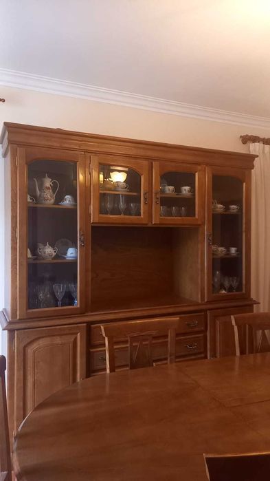 Mobília de sala trabalha em castanho