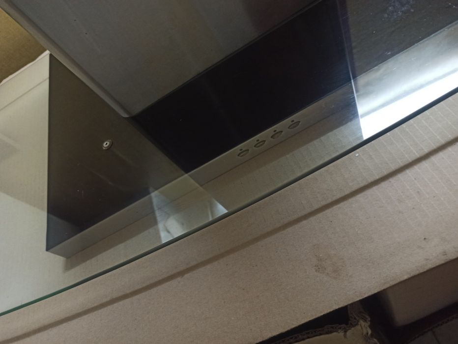 Вытяжка кухонная Piramida.