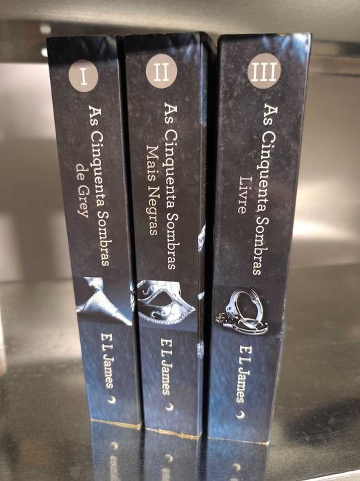 Livro “As Cinquenta Sombras Mais Escuras” – E. L. James (vol. III)